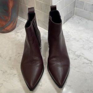 Everlane The Boss Boot in Burgundy Pebbled Leather